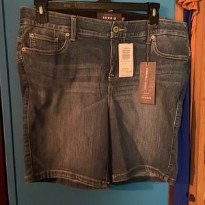 NWT torrid Bombshell skinny shorts